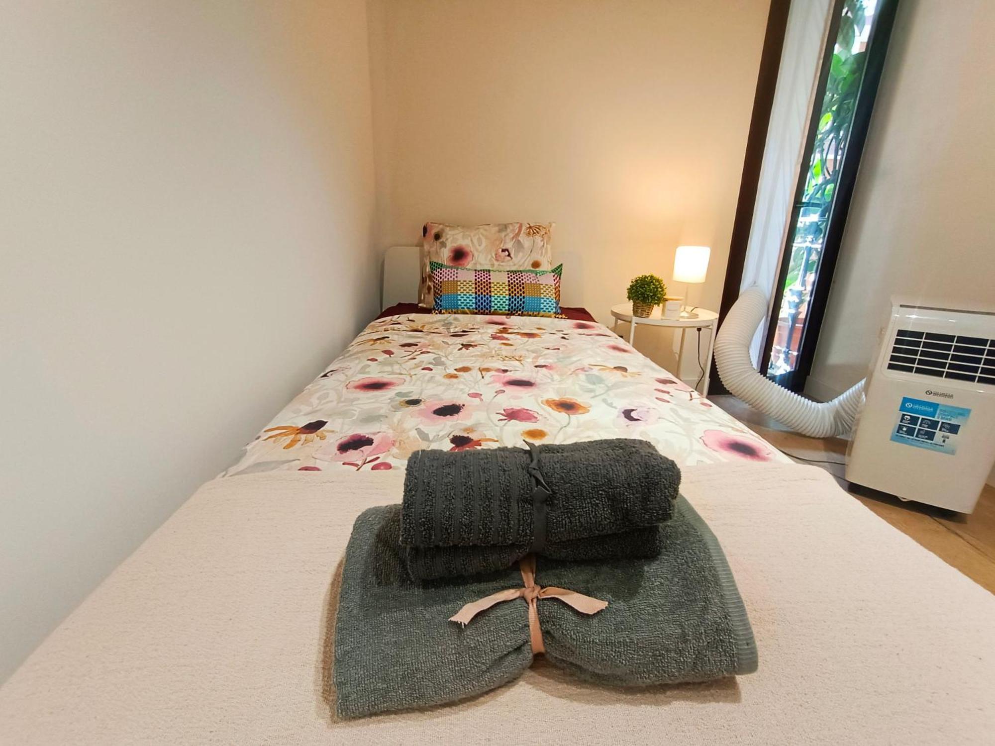 Private Rooms In Born Barcellona Esterno foto